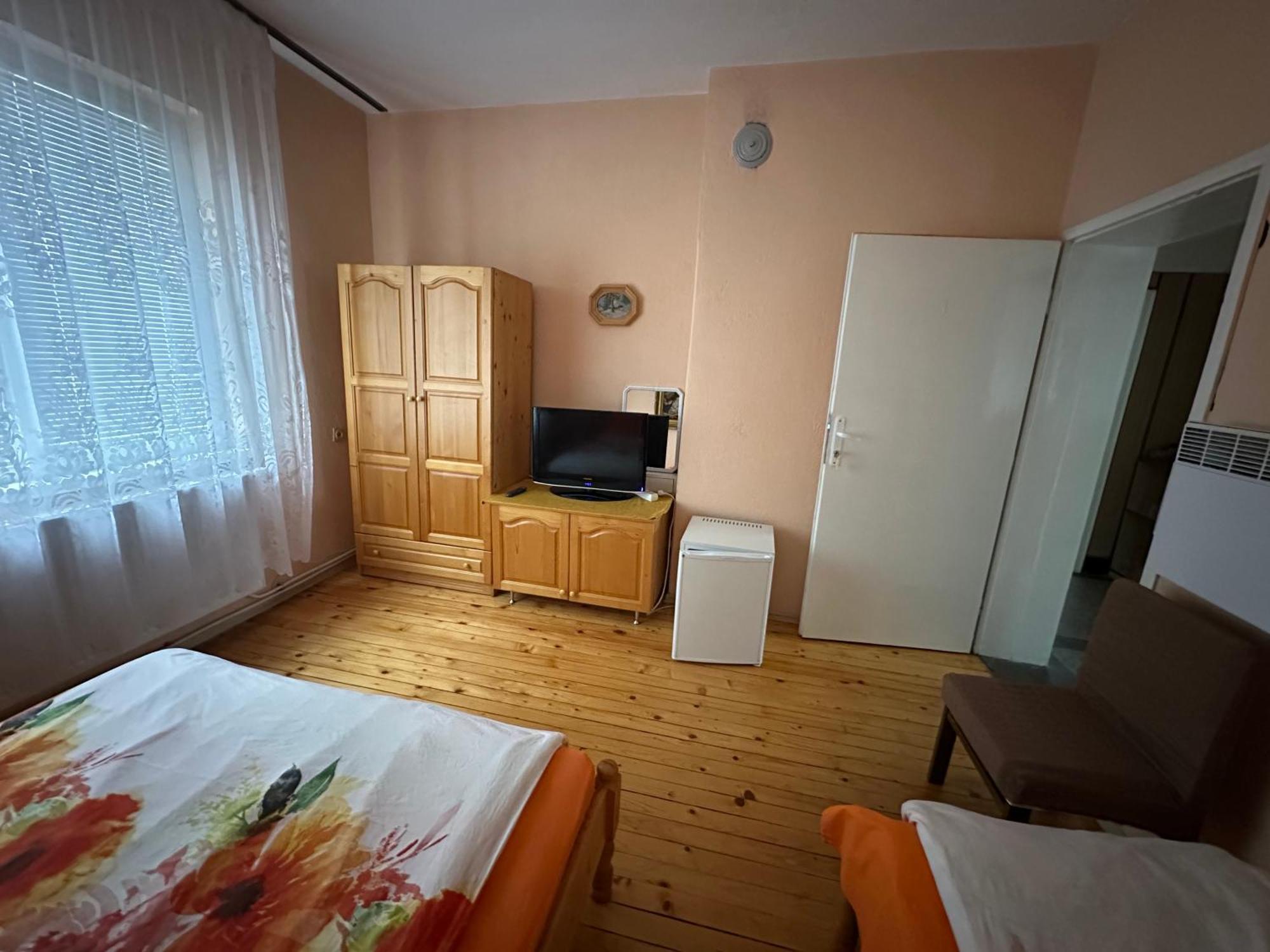 Velkovski Guest House Chisaria Zewnętrze zdjęcie