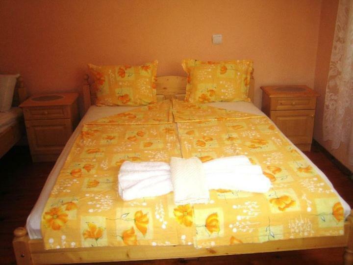 Velkovski Guest House Chisaria Zewnętrze zdjęcie