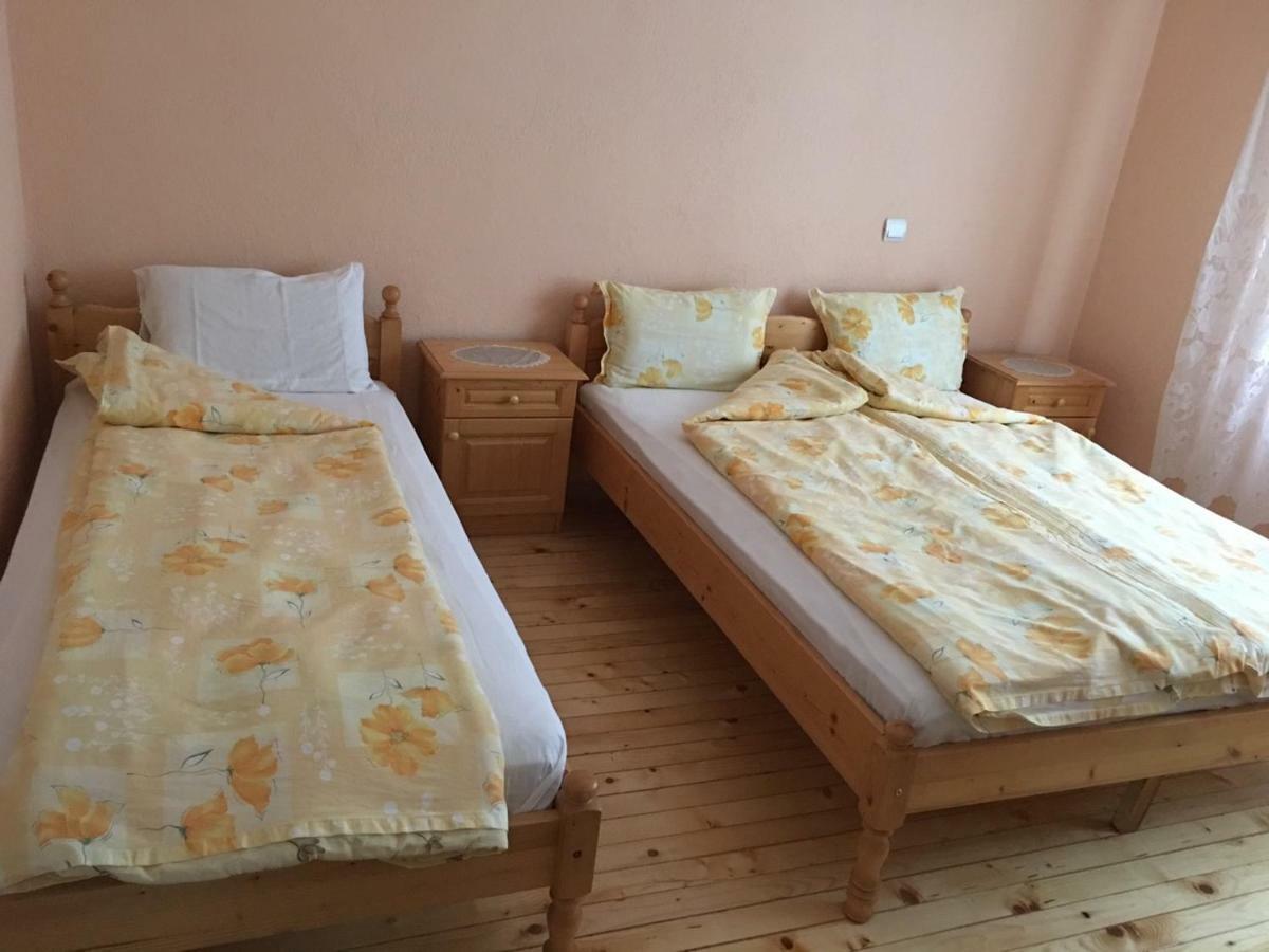 Velkovski Guest House Chisaria Zewnętrze zdjęcie