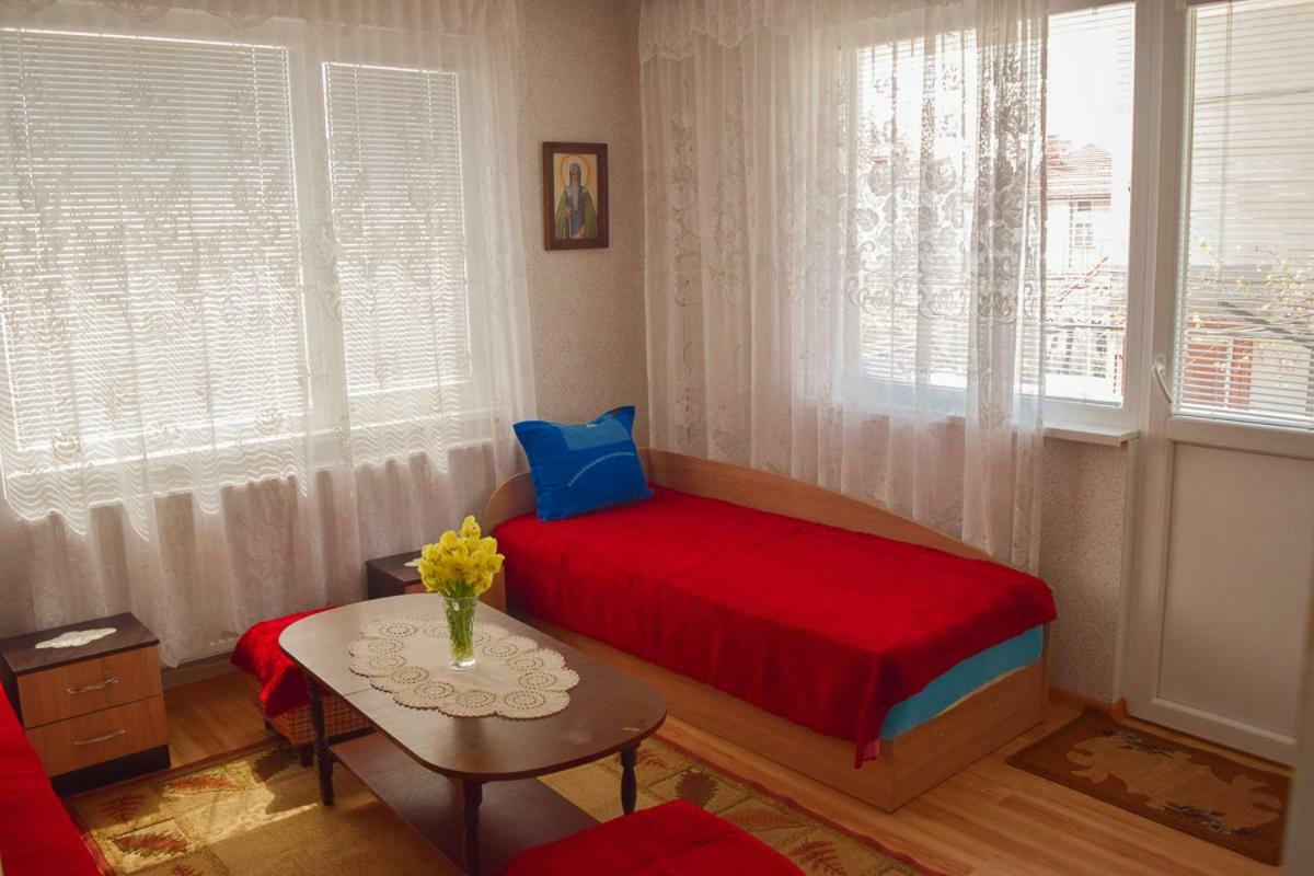 Velkovski Guest House Chisaria Zewnętrze zdjęcie