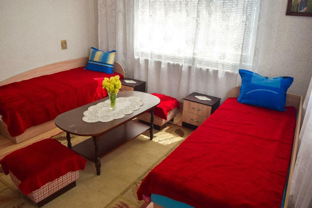 Velkovski Guest House Chisaria Zewnętrze zdjęcie